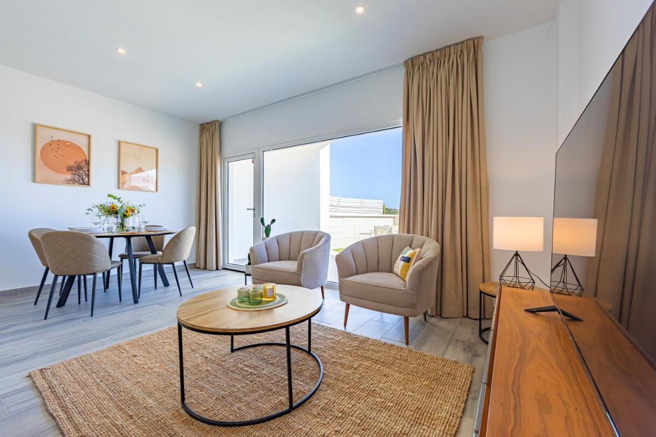 Apartamento Large Terrace, Swimming Pool, Private Garage And Fiber Tarifa
