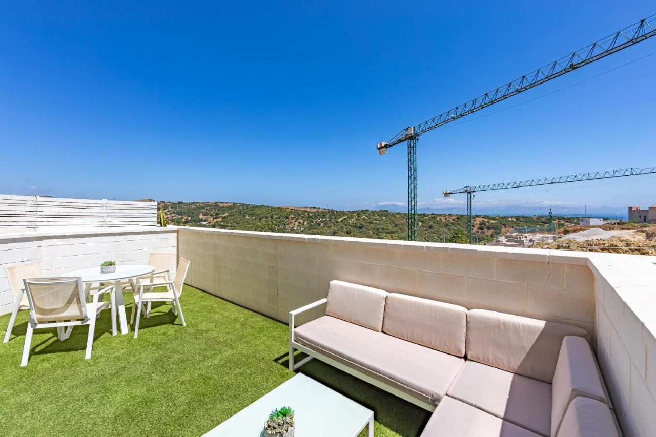 Large Terrace, Swimming Pool, Private Garage And Fiber Appartement